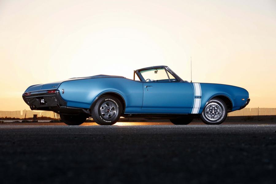  Oldsmobile 442 Convertible (4467) 1968 года  (фото 10 из 34)